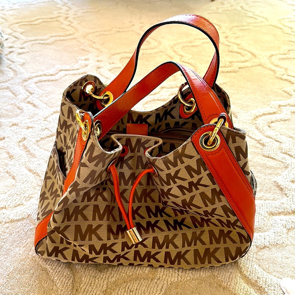 Michael Kors Brand New Large Purse with tons of pockets